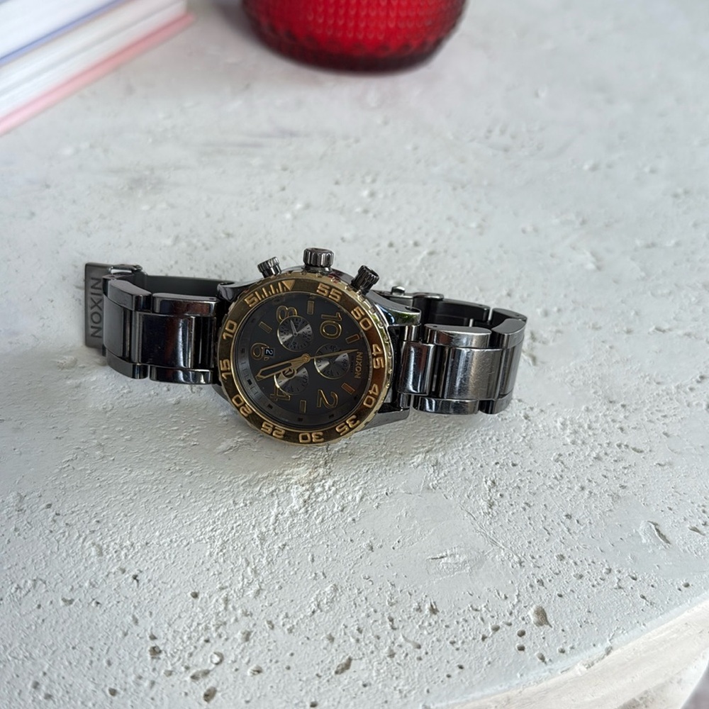 Nixon heavy duty watch